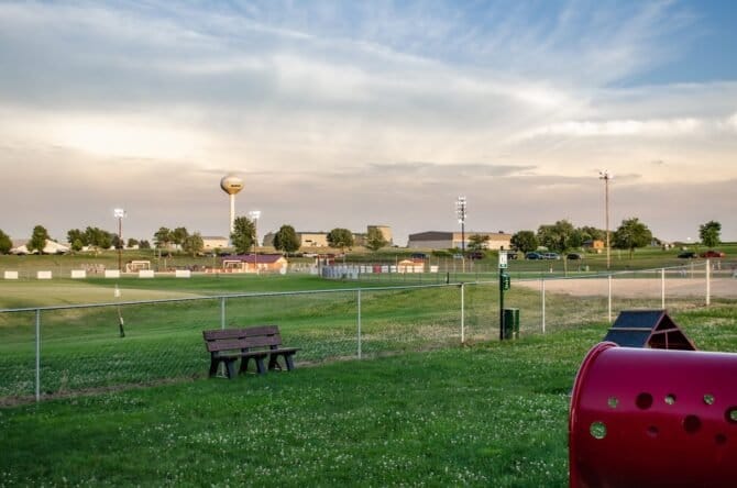 AF1QipP9flbdZmKCazW7oVH42sb EQZRrW9y6aKZj3A9w1600 h1000 k no